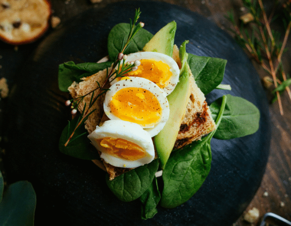 Fotografía de un desayuno nutritivo